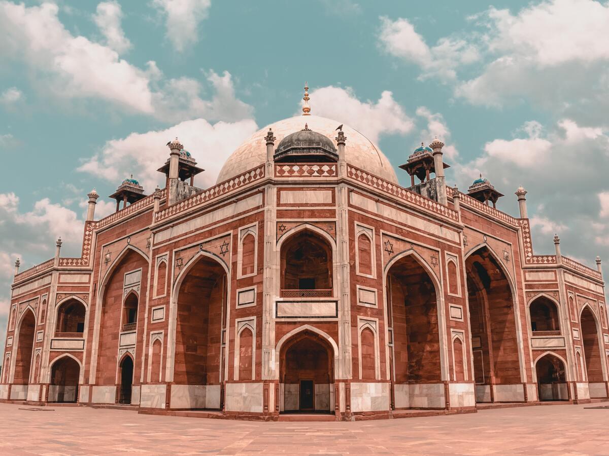 Humayun's Tomb: Historic Architecture, Timings & Ticket Price | Trip Guru  Go | by Trip Guru Go | Medium